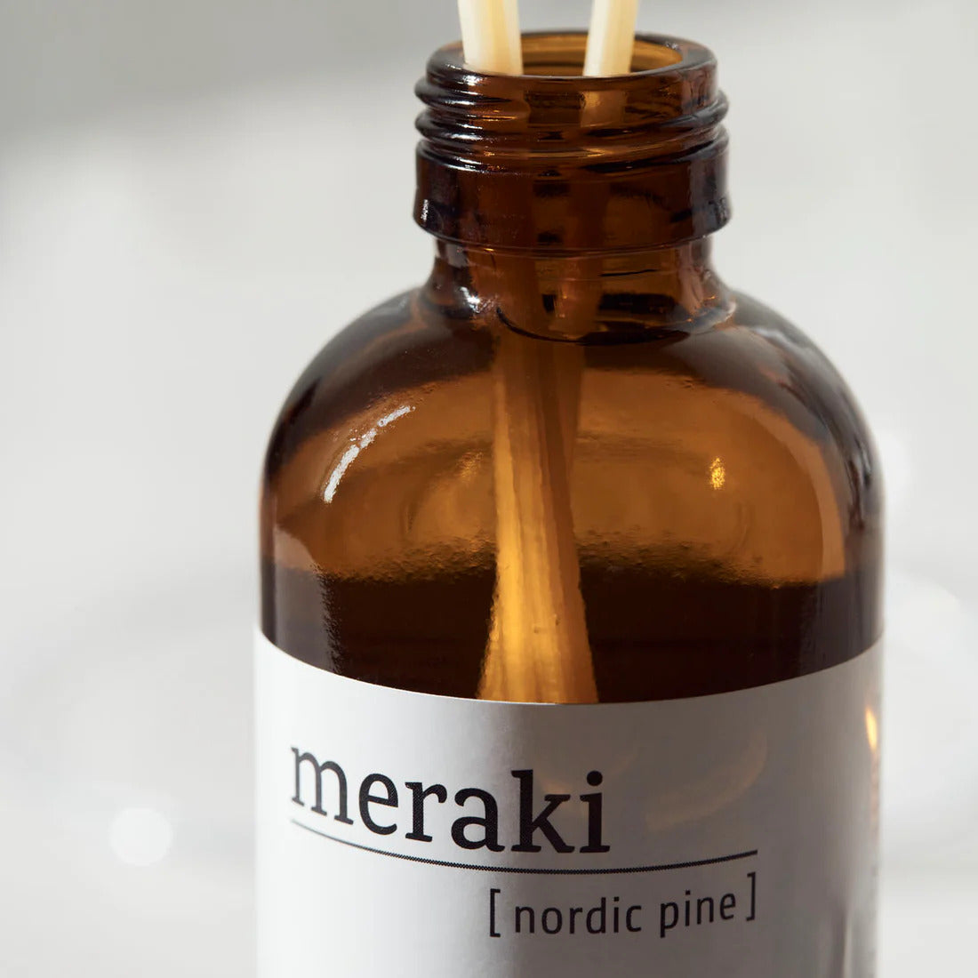 Meraki Duftfrisker M. 7 Pinde, Nordic Pine | 120 ml fra Meraki på Mecindo.dk
