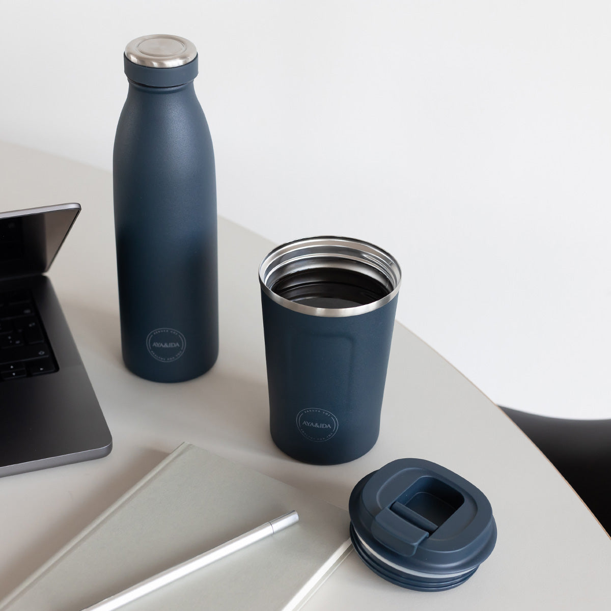 AYA&IDA CUP2GO 380 ml | Navy Blue fra AYA&IDA på Mecindo.dk