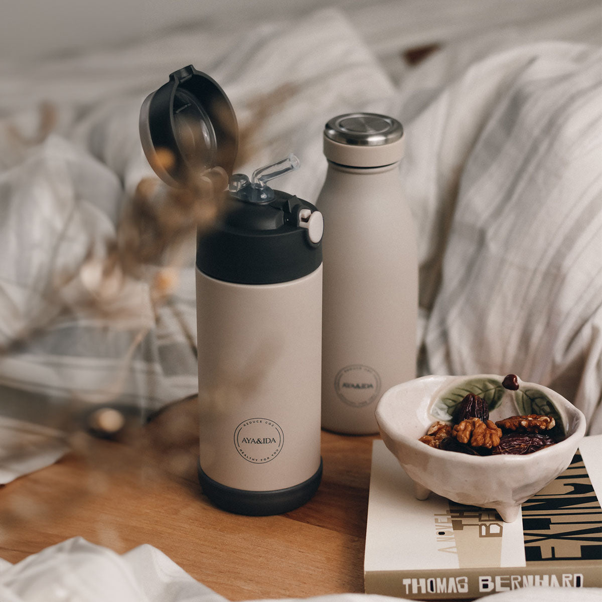 AYA&IDA Kids Straw Bottle (350 ml) | Cream Beige fra AYA&IDA på Mecindo.dk