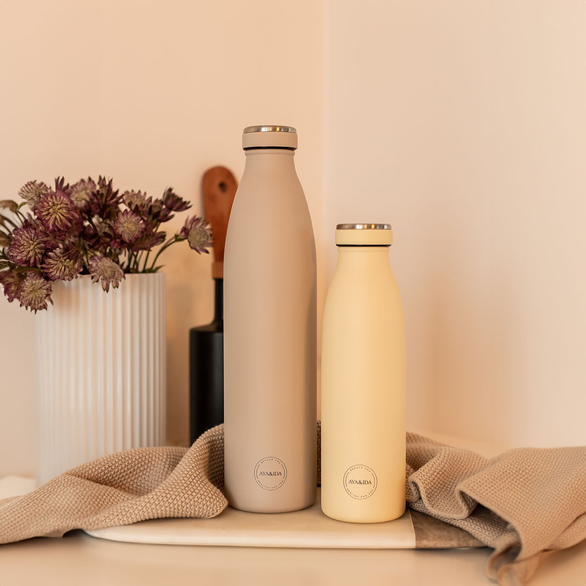 AYA&IDA Drinking Bottle 750ml | Cream Beige fra AYA&IDA på Mecindo.dk