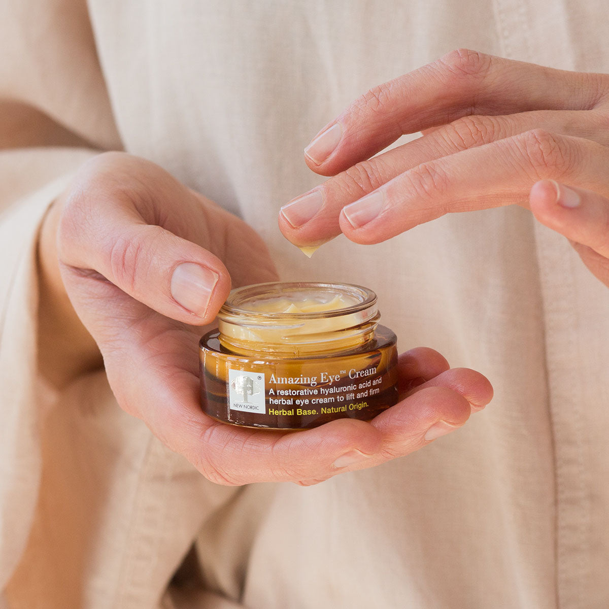 New Nordic Amazing Eye Cream | 15 ml fra New Nordic på Mecindo.dk