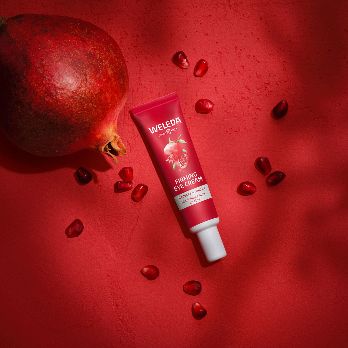 Weleda Firming Eye Cream Pomegranate | 12 ml fra Weleda på Mecindo.dk