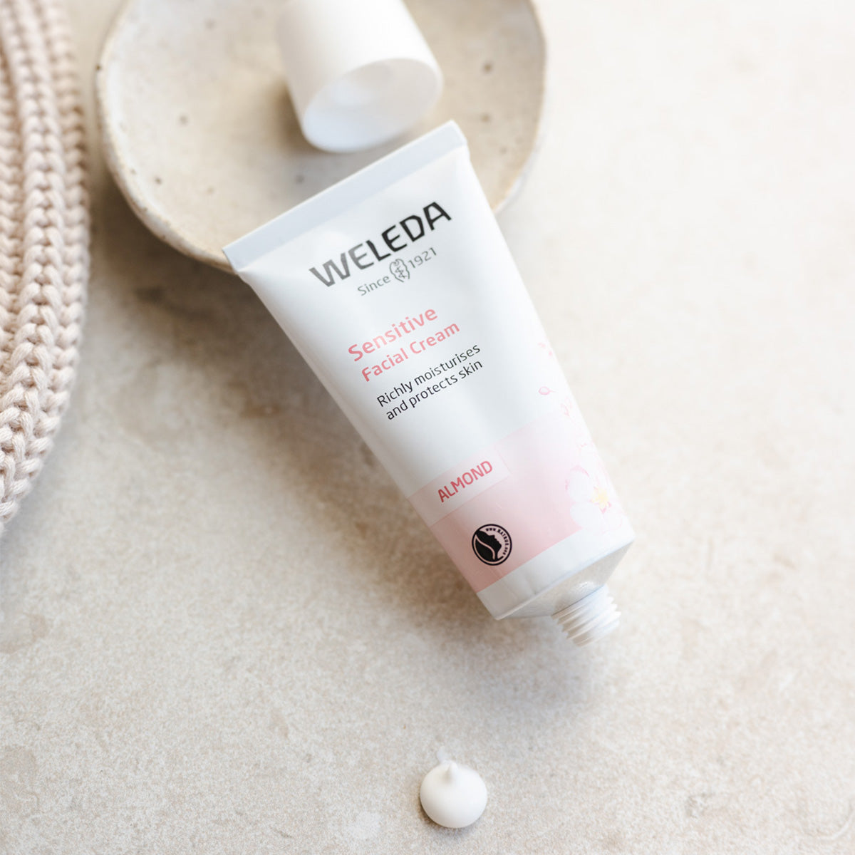 Weleda Facial Cream Almond Soothing | 30 ml fra Weleda på Mecindo.dk