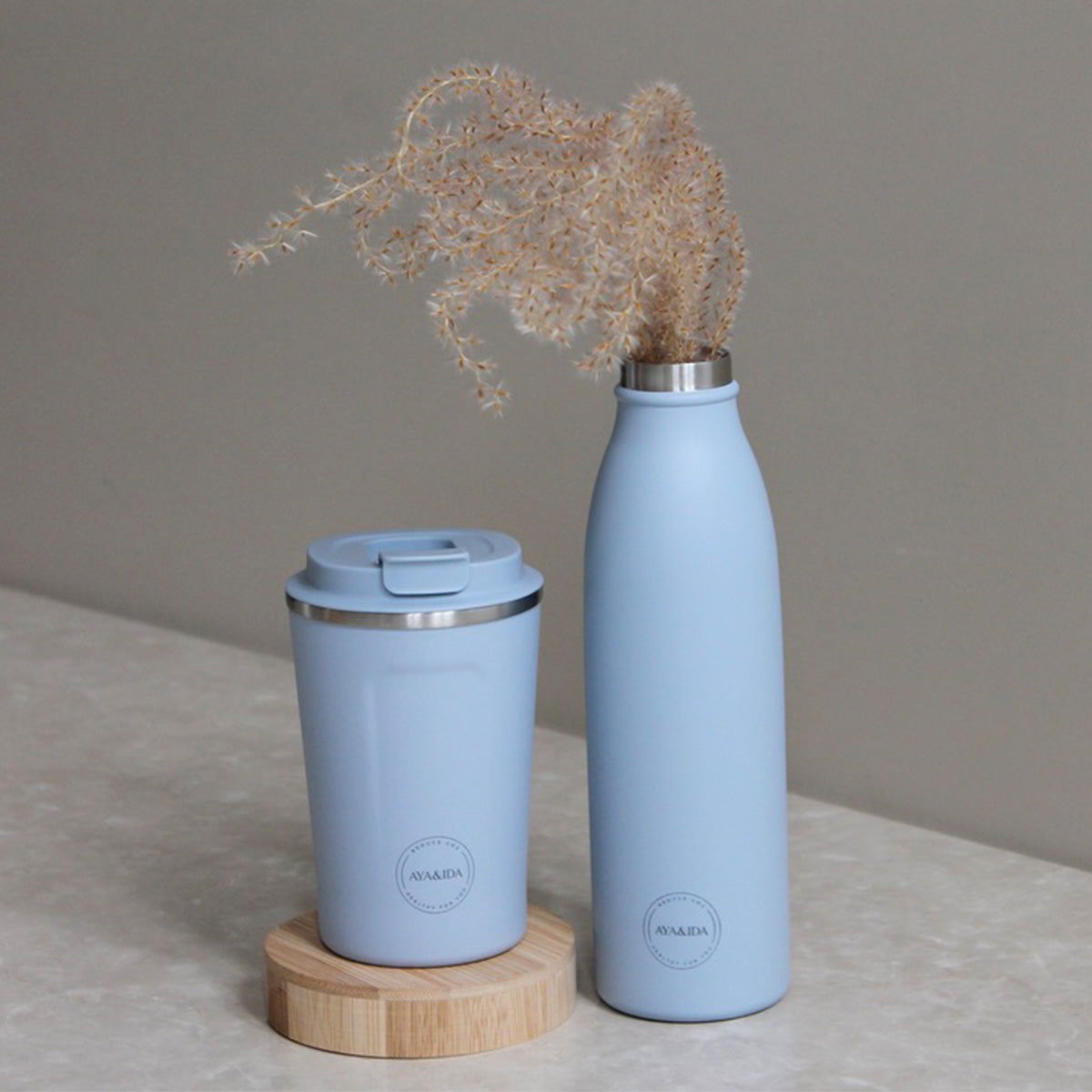 AYA&IDA Drinking Bottle 500ml | Powder Blue fra AYA&IDA på Mecindo.dk