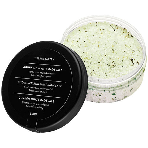 Badeanstalten Badesalt - Agurk Og Mynte | 300 gr fra Badeanstalten på Mecindo.dk