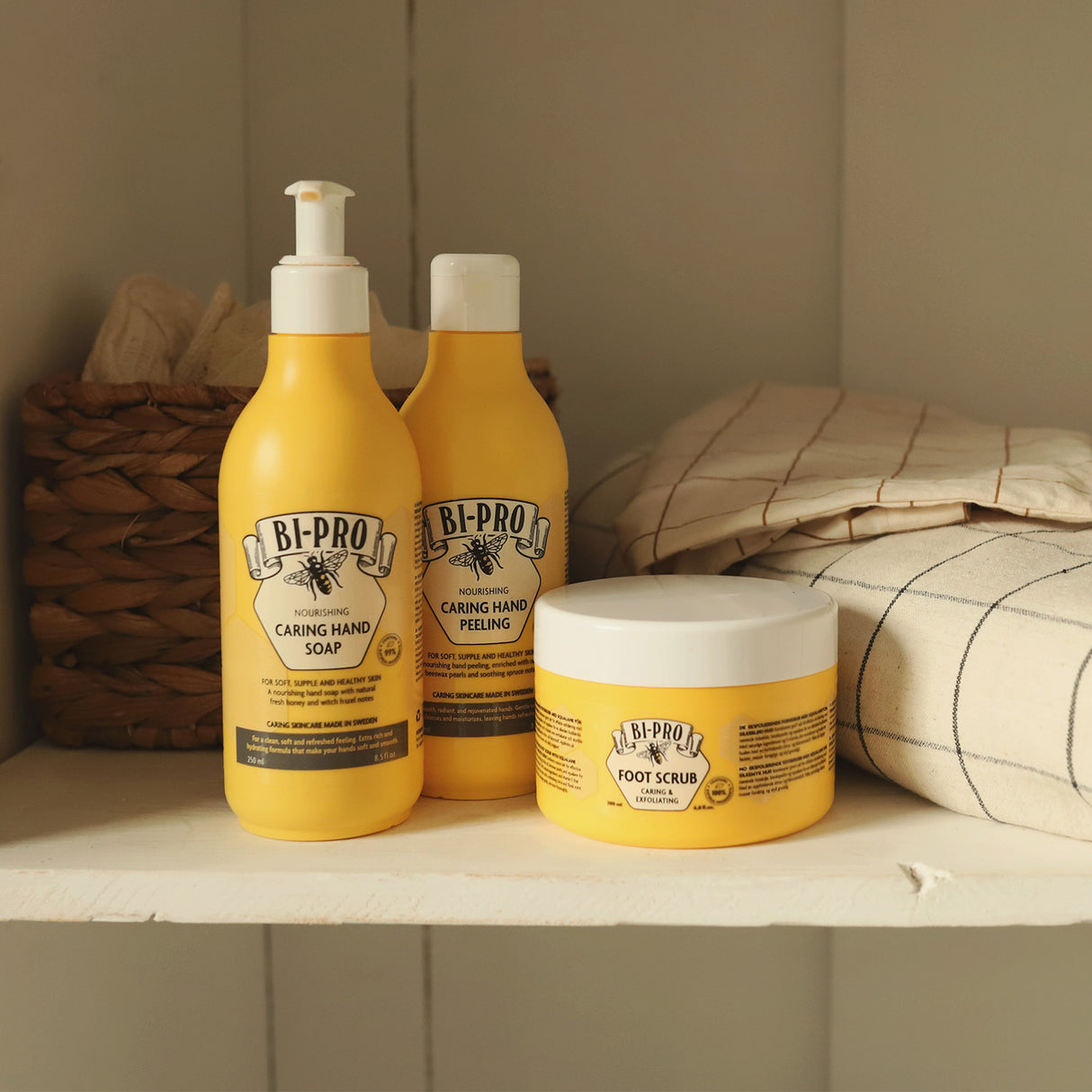 BI-PRO Exfoliating Foot Scrub | 200 ml fra BI-PRO på Mecindo.dk