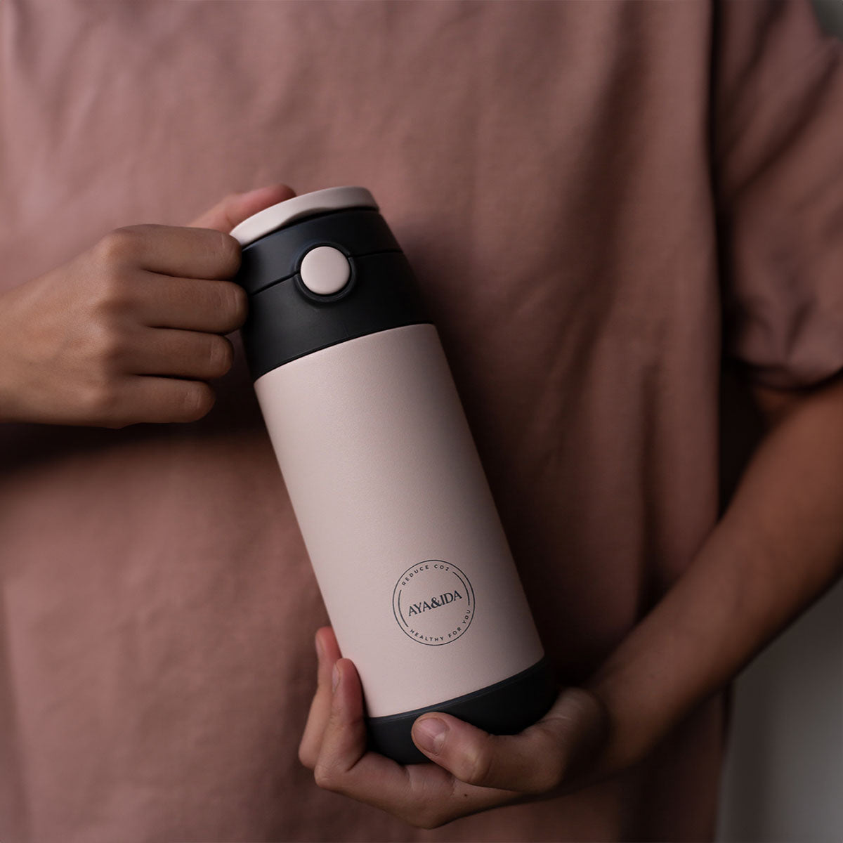 AYA&IDA Kids Straw Bottle (350 ml) | Soft Rose fra AYA&IDA på Mecindo.dk