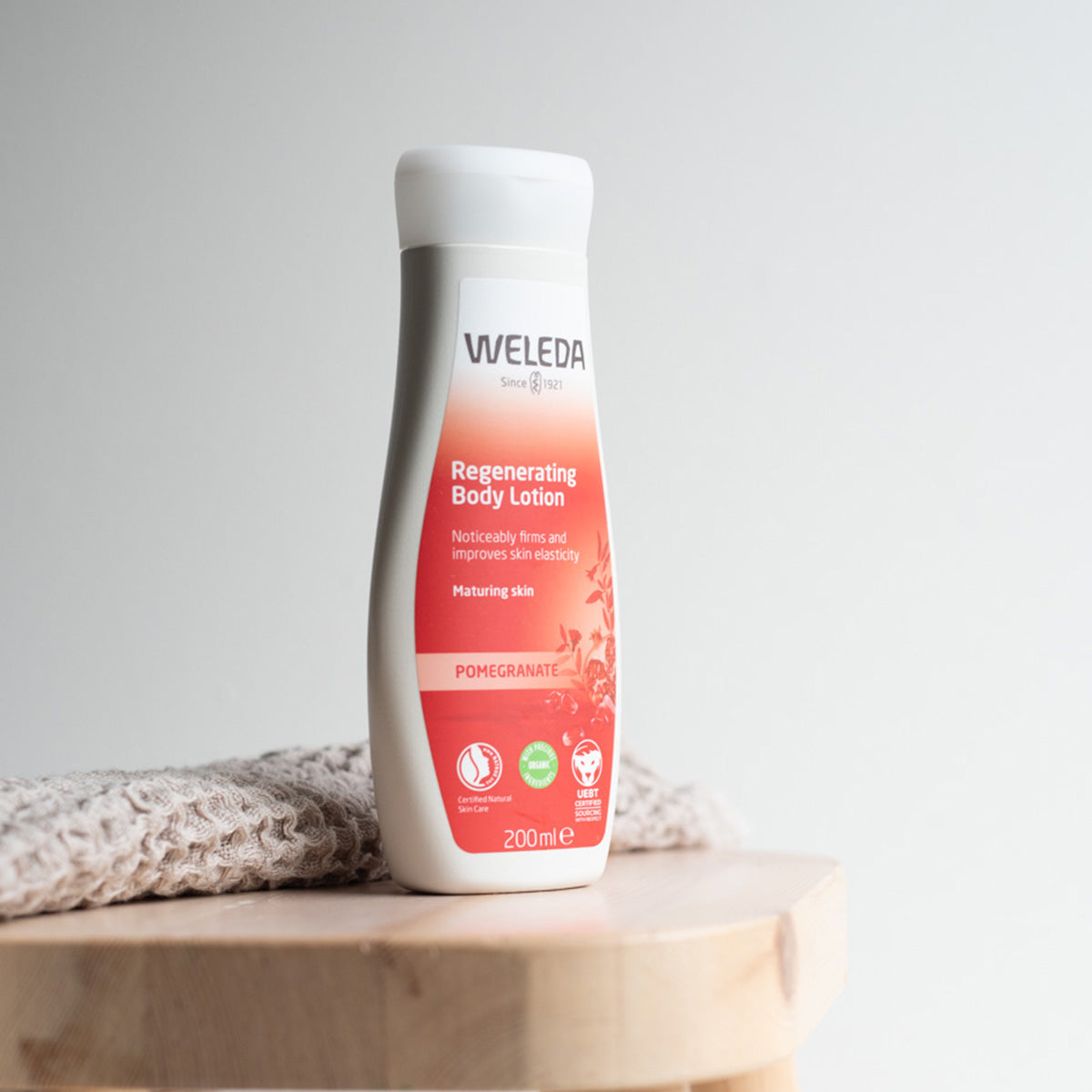 Weleda Body Lotion Regenerating Pomegranate | 200 ml fra Weleda på Mecindo.dk