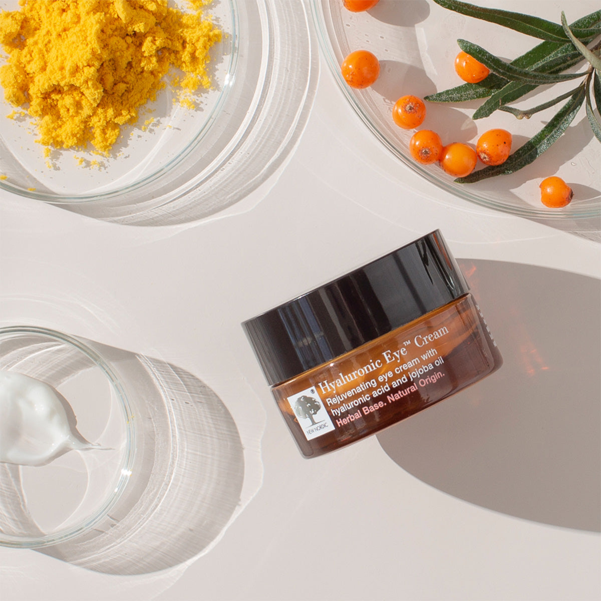 New Nordic Hyaluronic Eye Cream | 15 ml fra New Nordic på Mecindo.dk