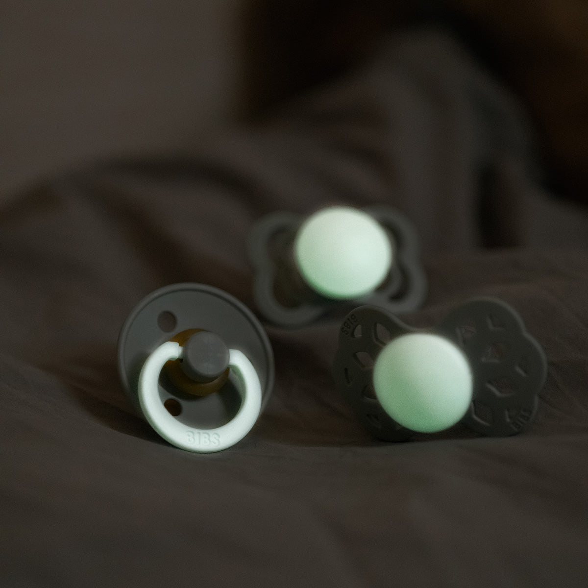 BIBS Colour Latex Size 2 Blush GLOW/Vanilla GLOW fra BIBS på Mecindo.dk