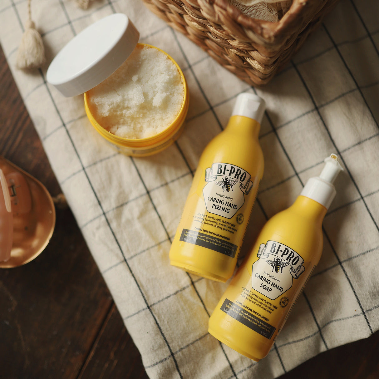 BI-PRO Nourisching Caring Hand Peeling | 250 ml fra BI-PRO på Mecindo.dk