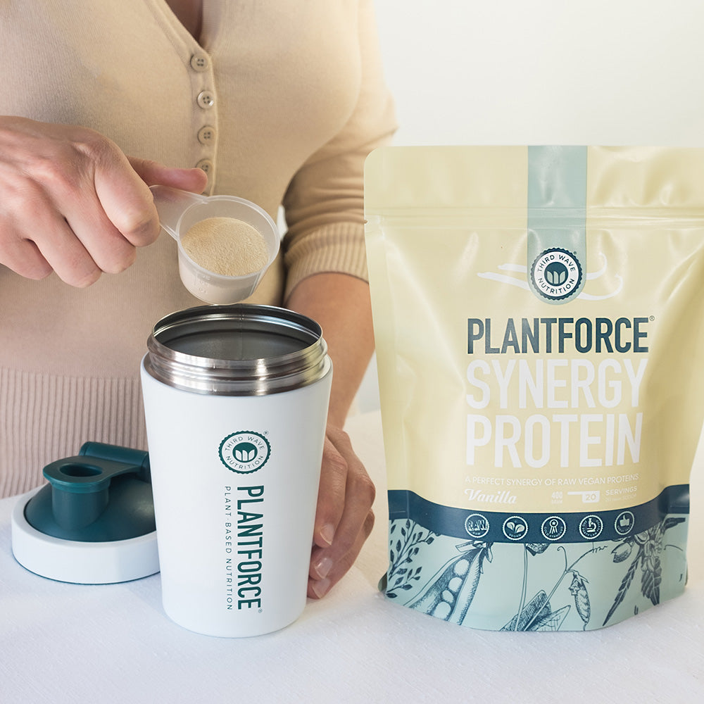 Plantforce Synergy Protein Vanilje | 800 gr fra Plantforce på Mecindo.dk